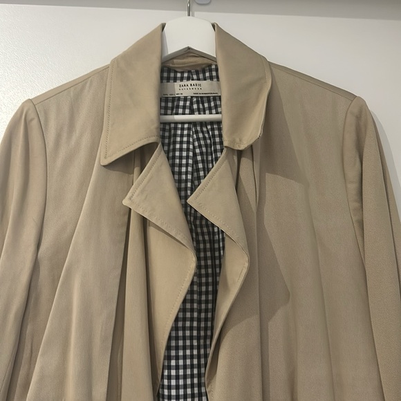 Zara Trench
Size L
New never worn
With belt - Picture 2 of 2